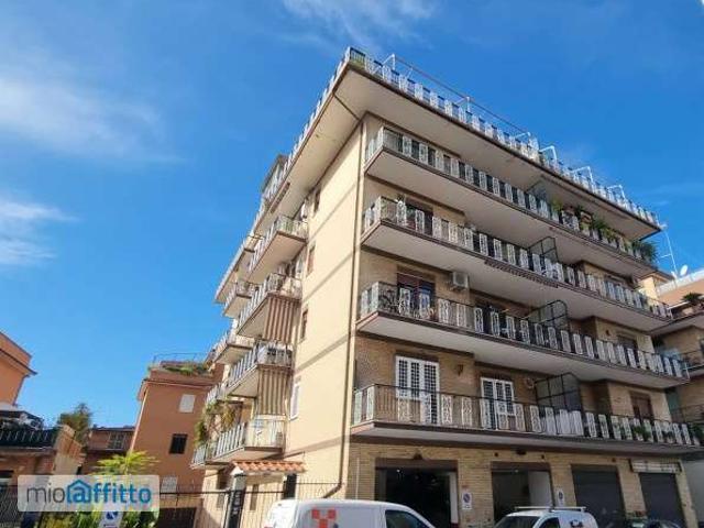 Bilocale Trieste, salario