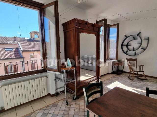 Bilocale via 11 Febbraio 68, Centro, Cremona