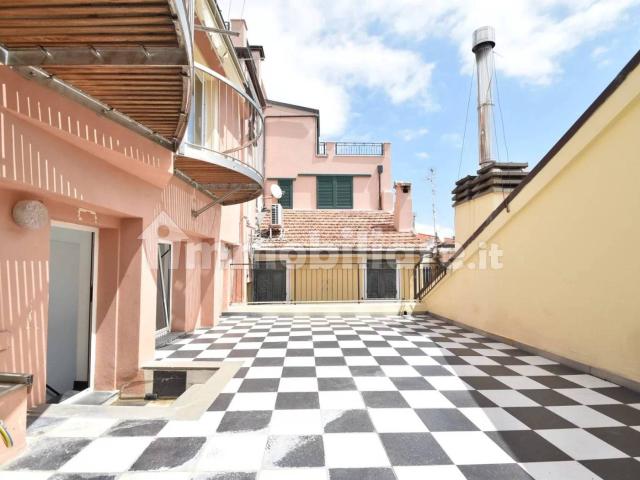 Bilocale via Cavour, Centro, Loano