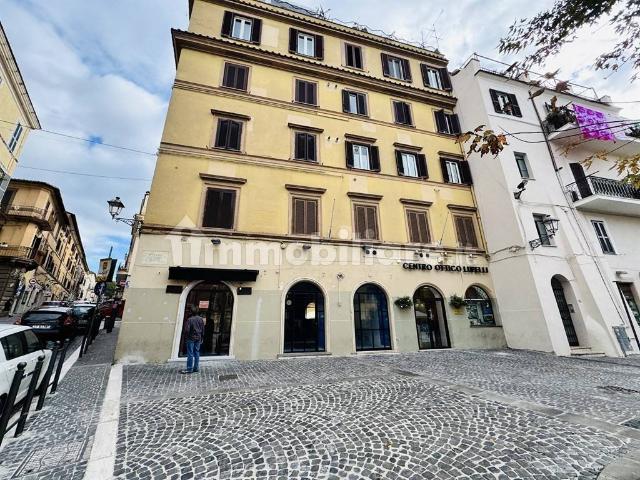 Bilocale via Cavour 2, Centro Storico, Albano Laziale