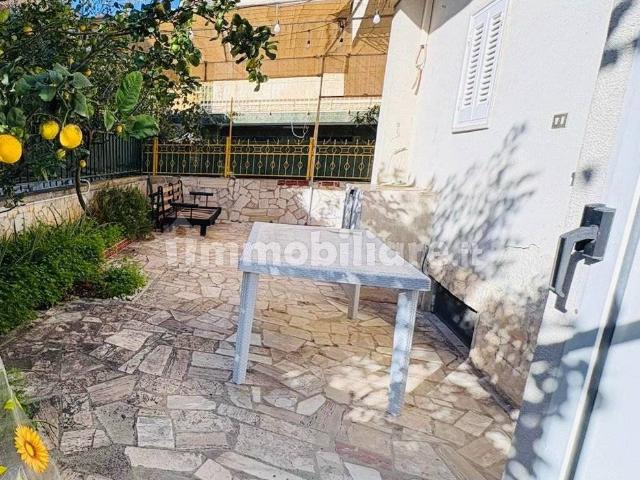 Bilocale via Cagliari 10, Savelletri, Torre Canne, Fasano