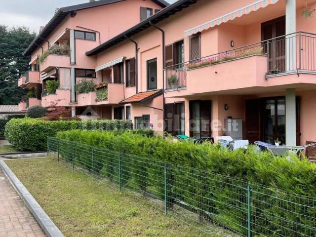 Bilocale via Carlo Cattaneo, 30 H, Centro, Sesto Calende