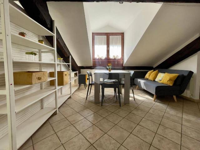 Bilocale via Carlo Farini 40, Isola, Milano