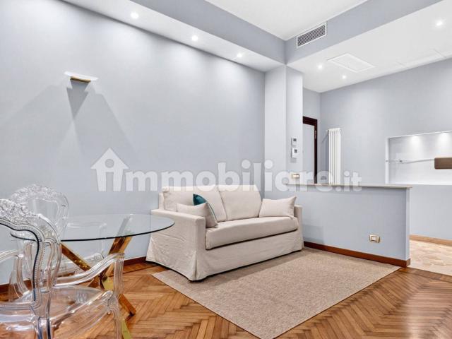 Bilocale via Carroccio, 4, Corso Genova, Milano