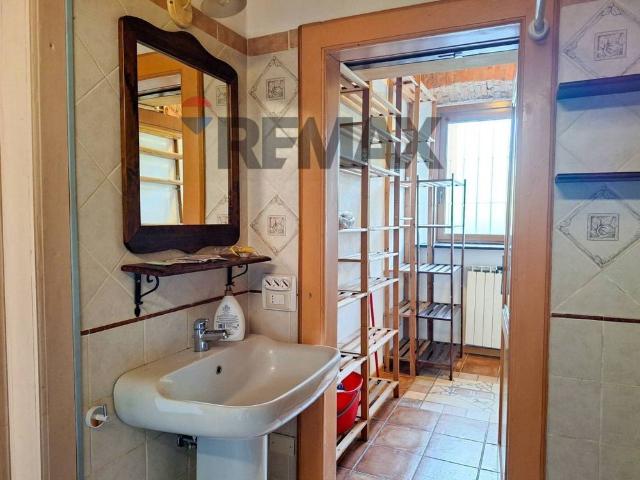Bilocale via Case Nuove 6, Centro, Gavirate
