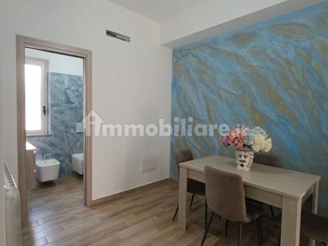 Bilocale via Caserta 8, Locri