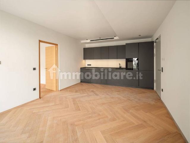 Bilocale via Cassa di Risparmio 2, Centro, Merano