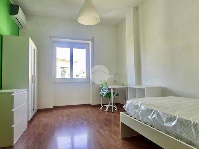 Bilocale via Cincinnato 62, Fuorigrotta, Napoli
