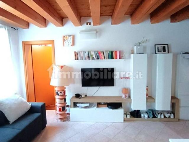 Bilocale via Angeli 56, Centro, Adria