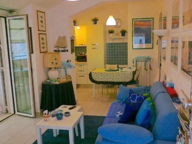 Bilocale via Agropoli 26, Fregene, Fiumicino