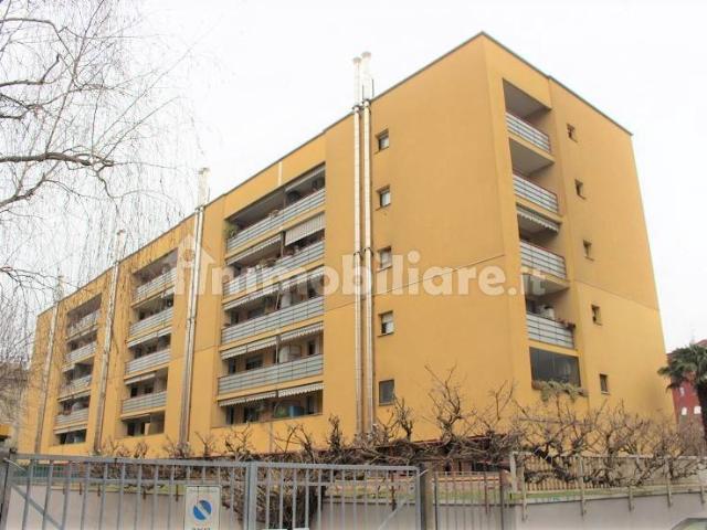 Bilocale via Aldo Carpi 2, Trenno, Milano