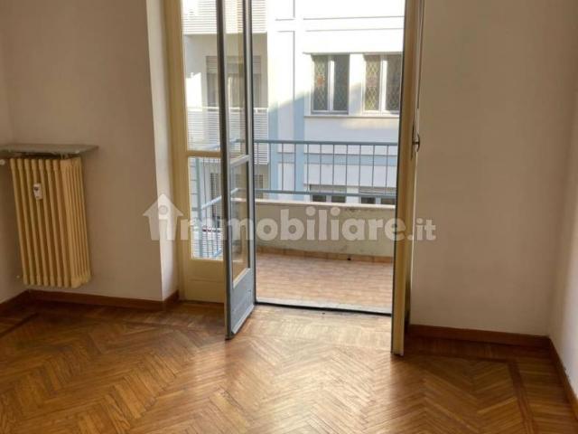 Bilocale via Alessandria 45, Aurora, Torino