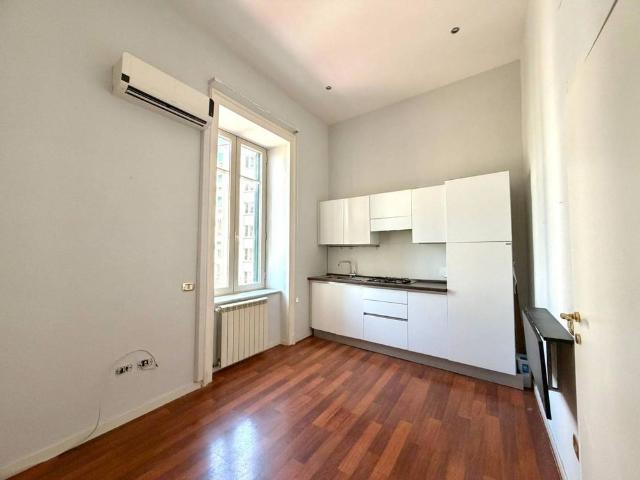 Bilocale via Alessandro Manzoni 28, Vomero, Napoli