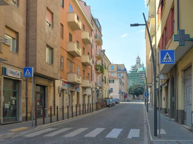 Bilocale via Aurelia 88, Vado Centro, Vado Ligure