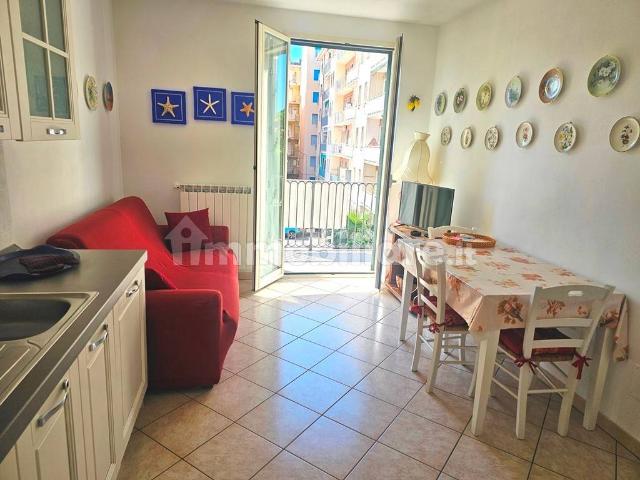 Bilocale via Aurelia 97, Centro, San Bartolomeo al Mare