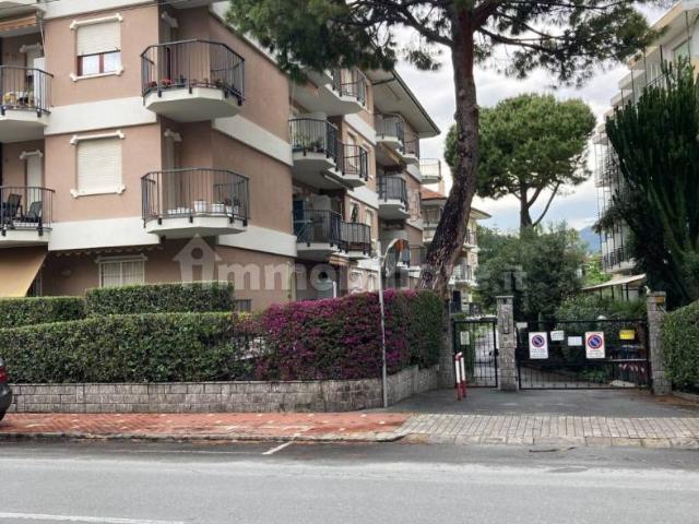 Bilocale via Aurelia 24, Piani di Borghetto, Ospedale, Bordighera