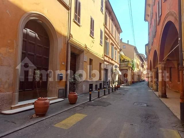 Bilocale via Borgo Nuovo, Centro Storico, Bologna