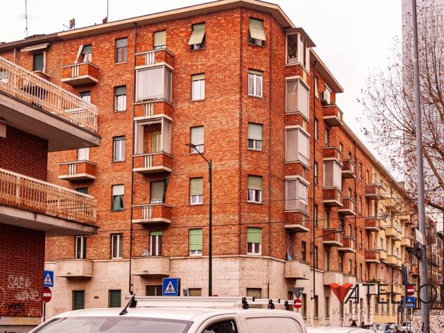 Bilocale via Genova 166, Nizza Millefonti, Torino