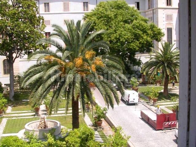 Bilocale via Giulia 195, Via Giulia, Roma