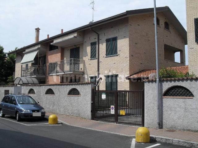Bilocale via Giuseppe Mazzini 15/b, Carugate