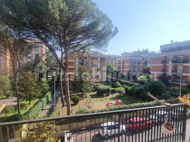 Bilocale via Giuseppe Prina, Nuovo Salario, Roma