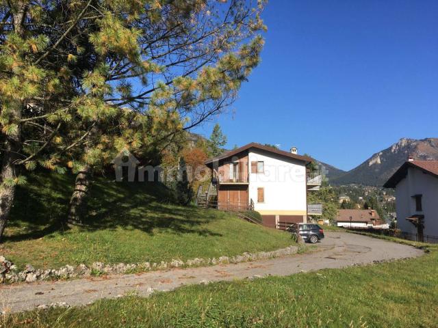 Bilocale via Giardini 22A, Centro, Castione della Presolana