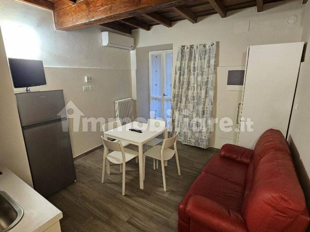 Bilocale via Giovanni Zambelli 2A, Centro, Mantova