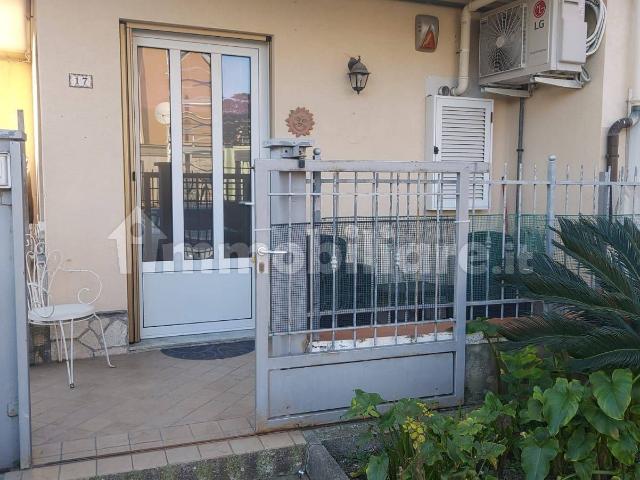 Bilocale via Grazia Deledda, Centro, Loano