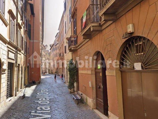 Bilocale via dell'Orso 15, Piazza Navona, Roma