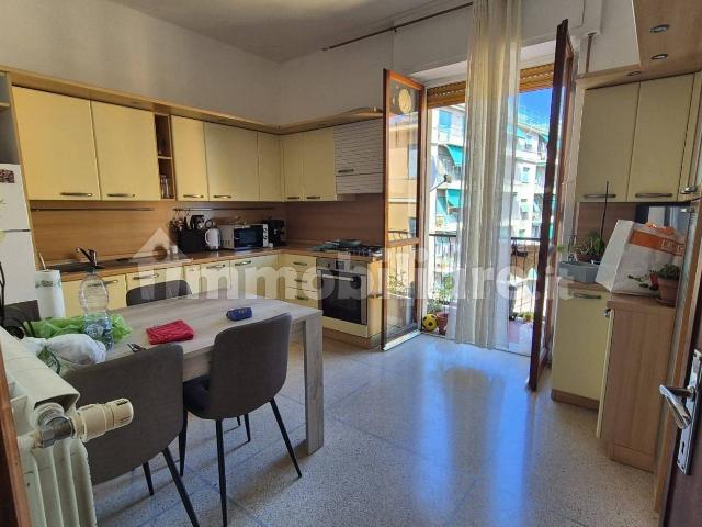 Bilocale via Emanuele Canesi 37, Sestri Ponente, Genova