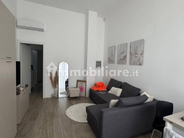 Bilocale via Empedocle 16, Villa San Giovanni, Milano