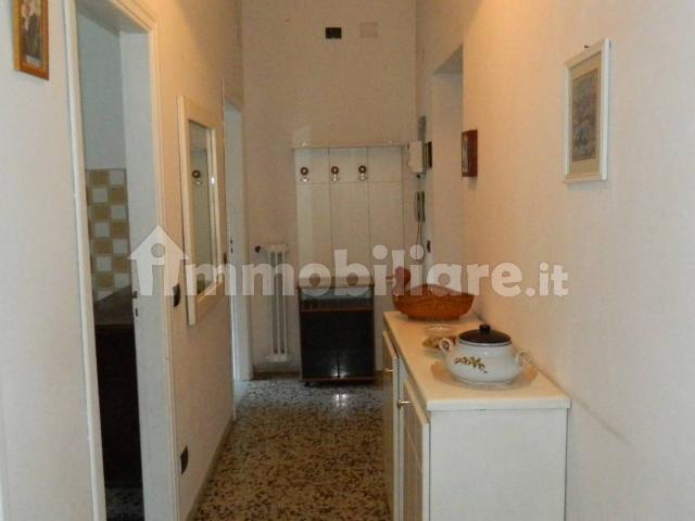 Bilocale via Enrico Capozzi, A. Annarumma, A. Gasperi, F. Tedesco, Avellino