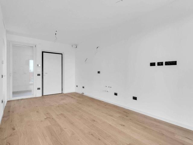 Bilocale via Ermenegildo Cantoni 5, Certosa, Milano
