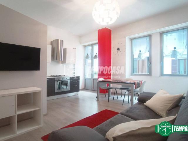 Bilocale via Fabio Mangone 3, Corso Genova, Milano