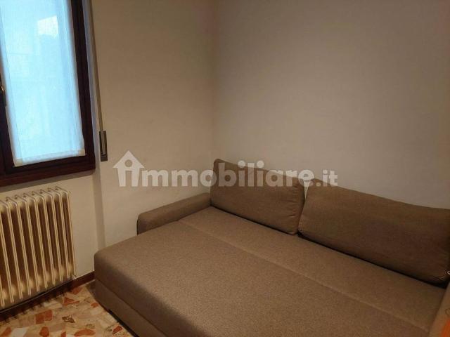 Bilocale via Fantasina 39, Fantasina, Cellatica