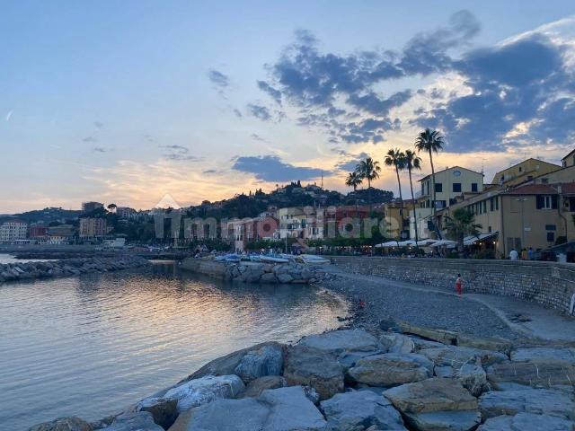 Bilocale via Felice Cascione 123, Porto Maurizio, Imperia
