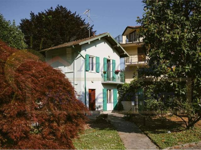 Bilocale via fermo tadini, 4, Centro, Lesa