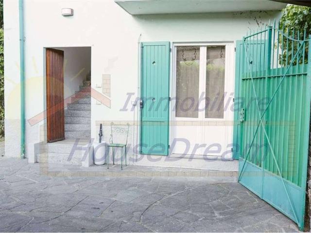 Bilocale via fermo tadini, 4, Centro, Lesa