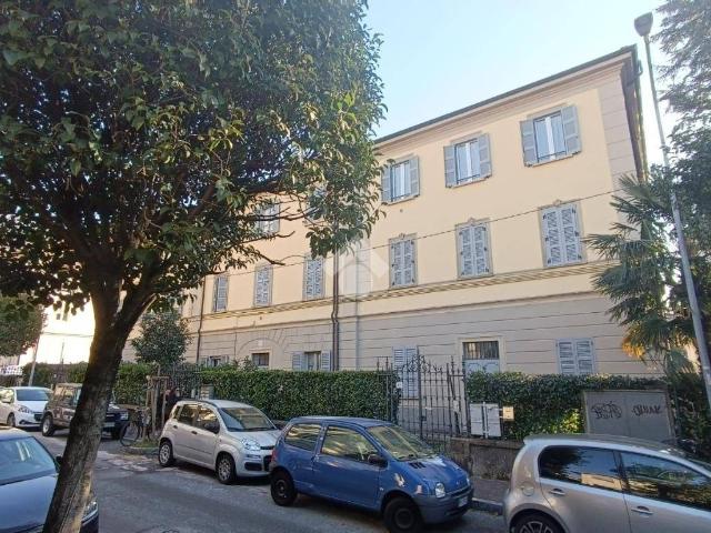 Bilocale via Francesco Petrarca 12, Borghi, Como