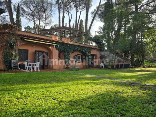 Bilocale via Italo Piccagli 6, La Giustiniana, Roma