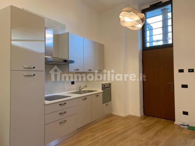 Bilocale via Livigno 8, Dergano, Milano
