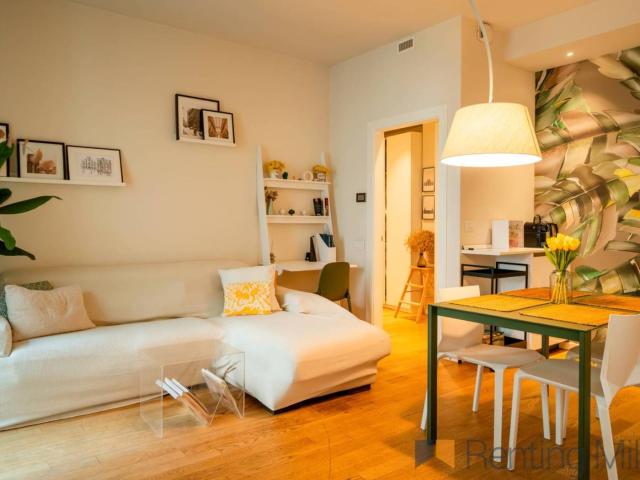 Bilocale via Luigi Canonica 77, Paolo Sarpi, Milano
