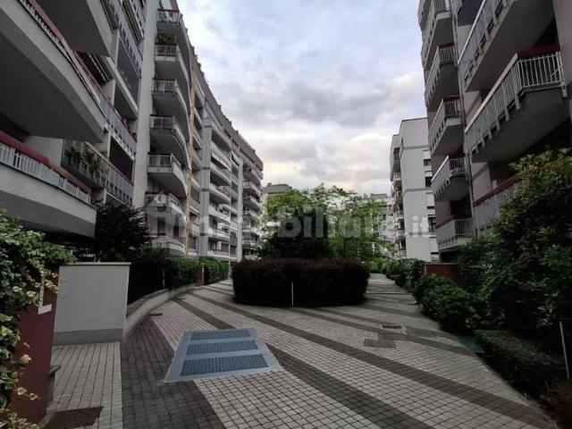 Bilocale via Luigi Mengoni 11, Bisceglie, Milano
