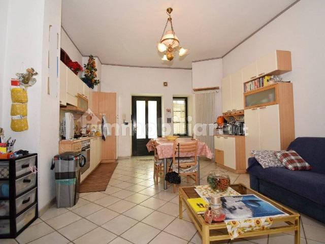 Bilocale via Montebello 30, Centro, Pinerolo