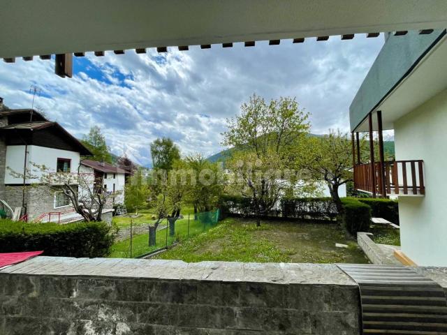 Bilocale via Montello 35, Centro, Bardonecchia