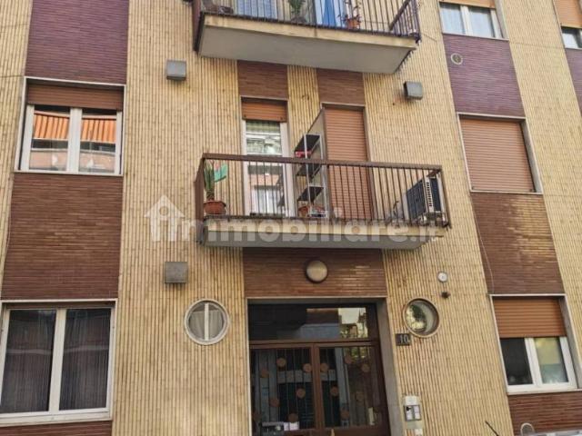 Bilocale via Massimo Gorki, 10, Giambellino, Milano