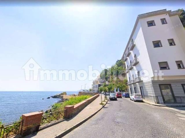Bilocale via NAPOLI, Lungomare, Pozzuoli