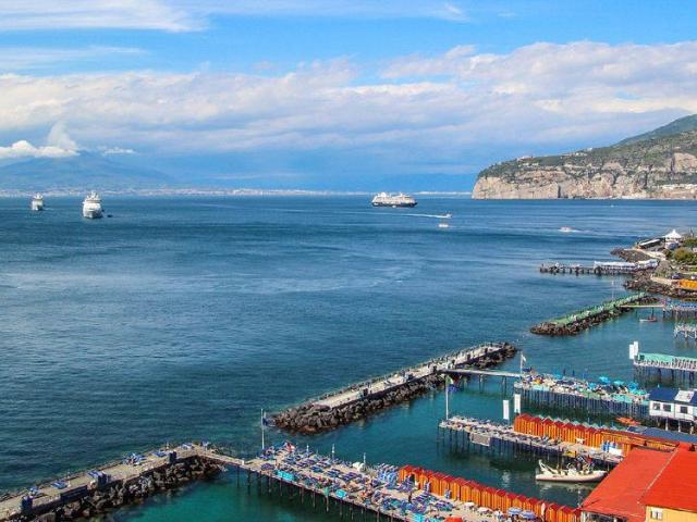 Bilocale via Santa Lucia, Sorrento