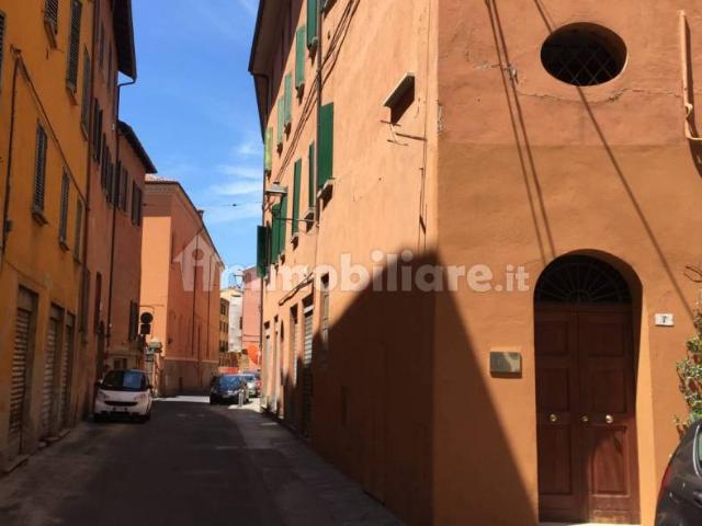 Bilocale via Santa Margherita 9, Centro Storico, Bologna