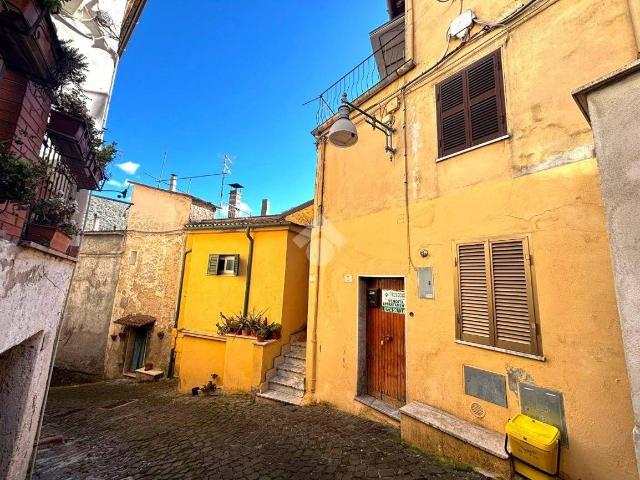 Bilocale via santa maria 5, Centro, Subiaco